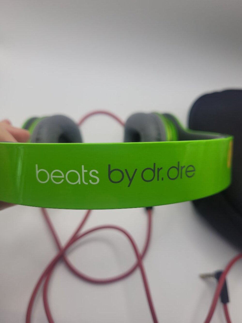 Beats by Dr Dre Solo HD Green Wired On-Ear Headphones w/ Case Foldable - Tested - Picture 5 of 13